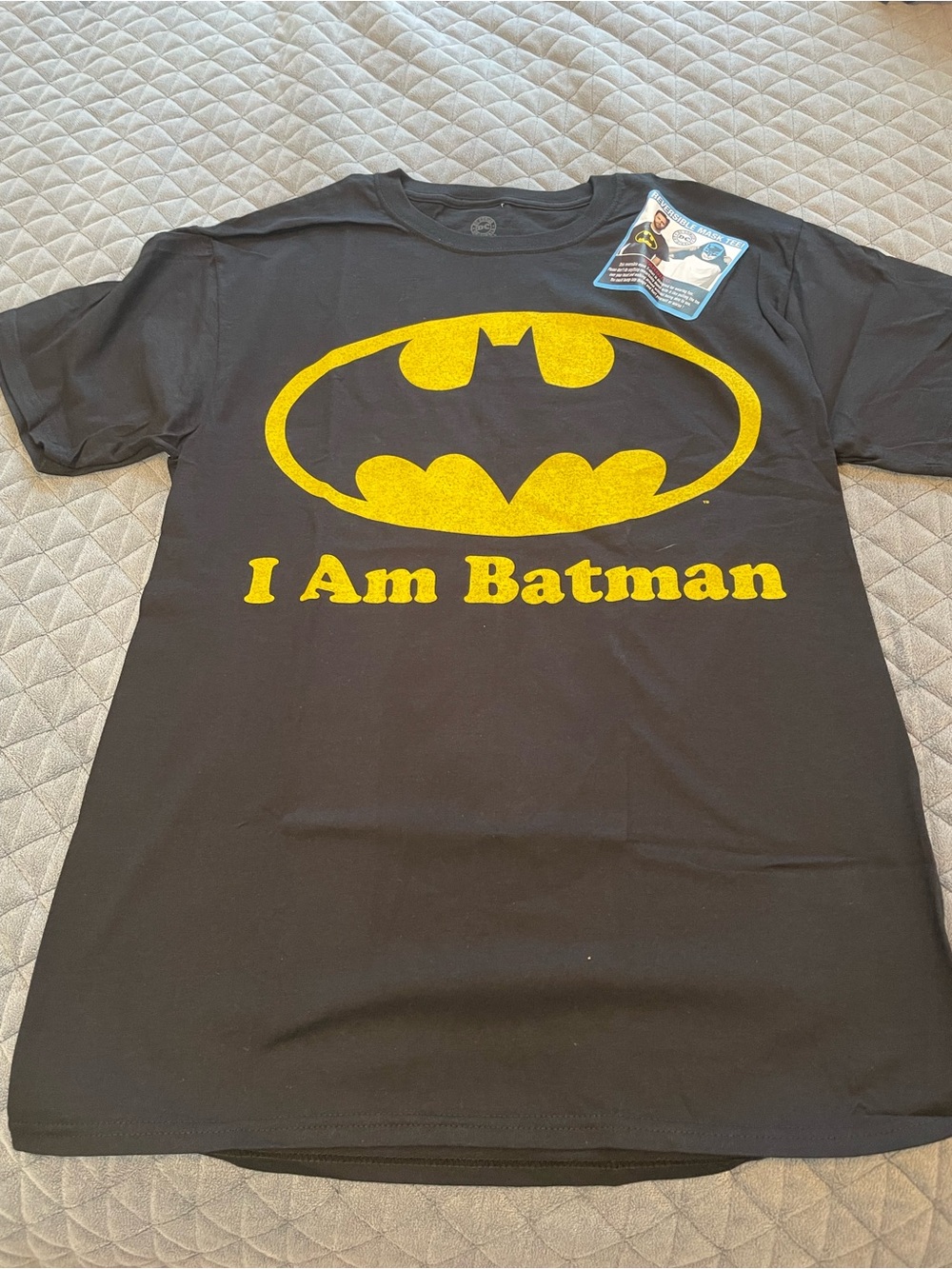 Reversible men’s Batman tee medium short sleeve